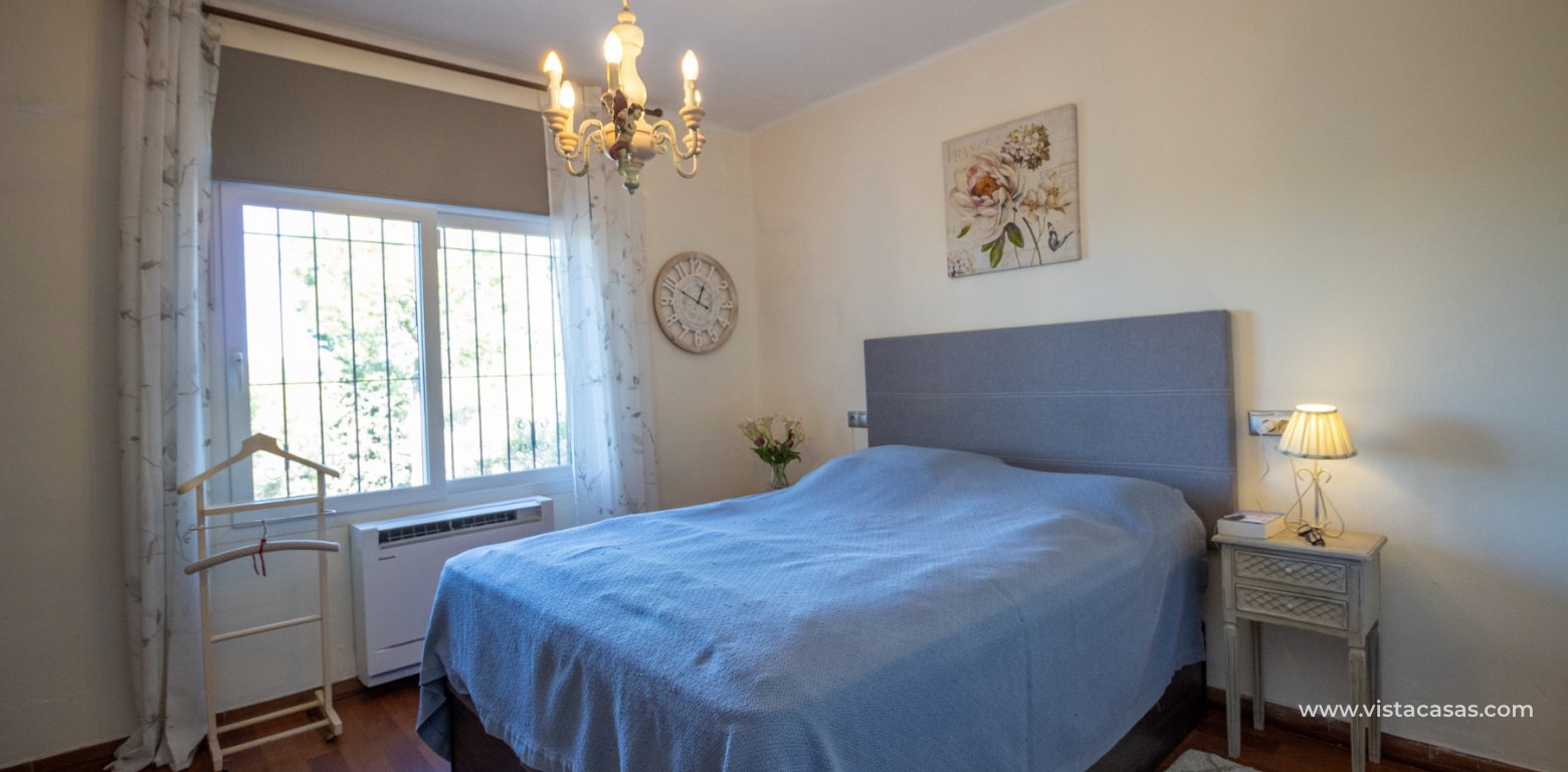 Resale - Villa - Villamartin