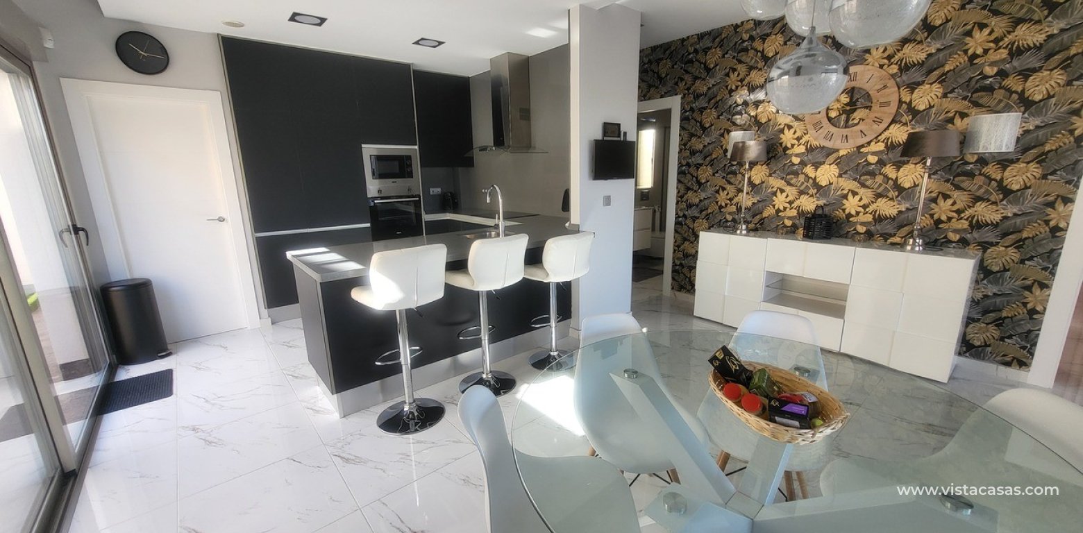 Resale - Villa - Villamartin