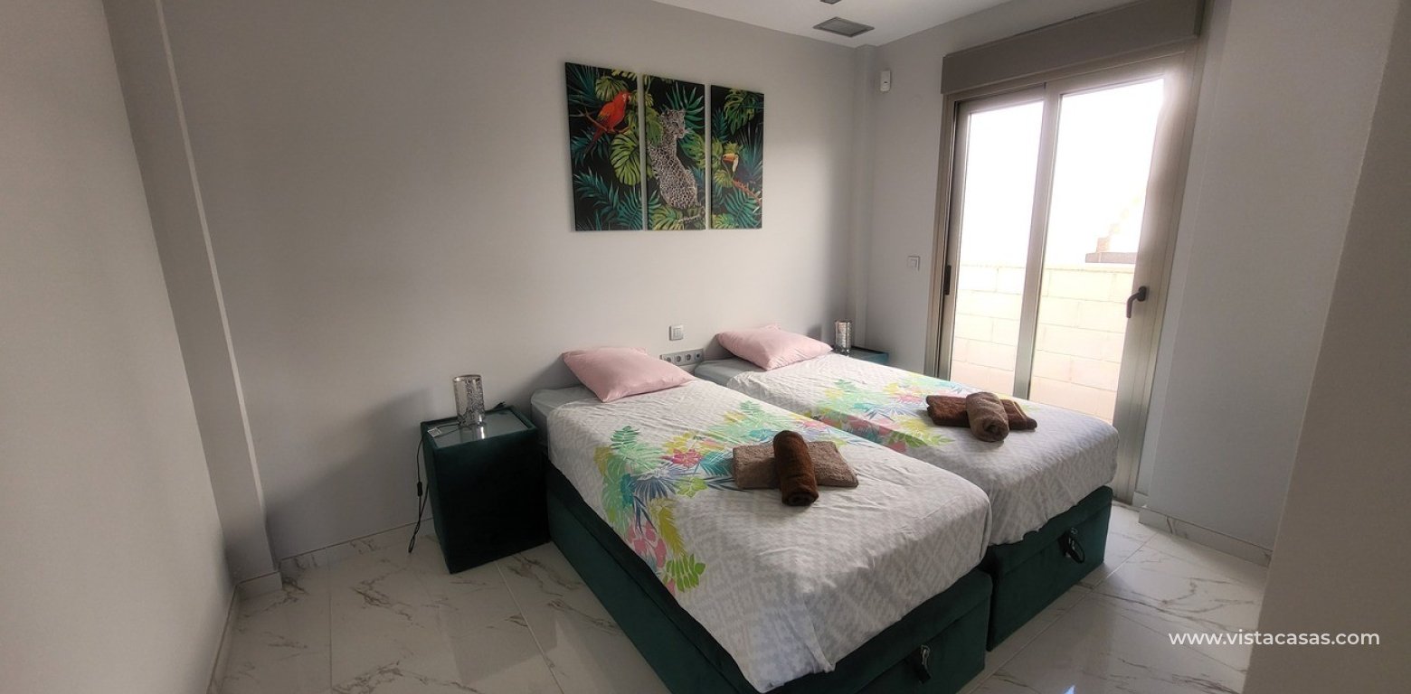 Resale - Villa - Villamartin