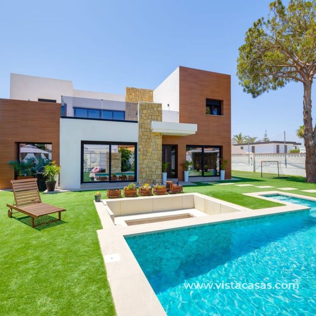 Villa - Resale - Torrevieja - Torrevieja