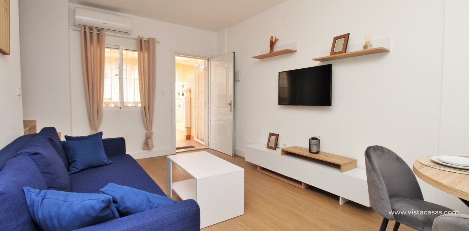 Refurbished Townhouse with Solarium For Sale in Florida Golf lounge 3