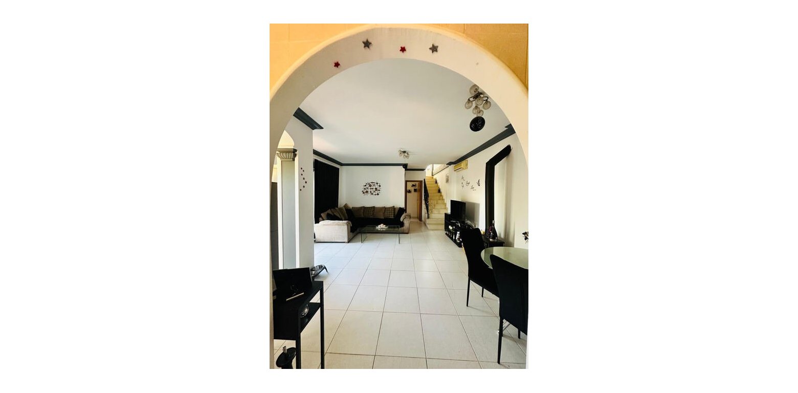 Wtórny - Villa - Los Montesinos