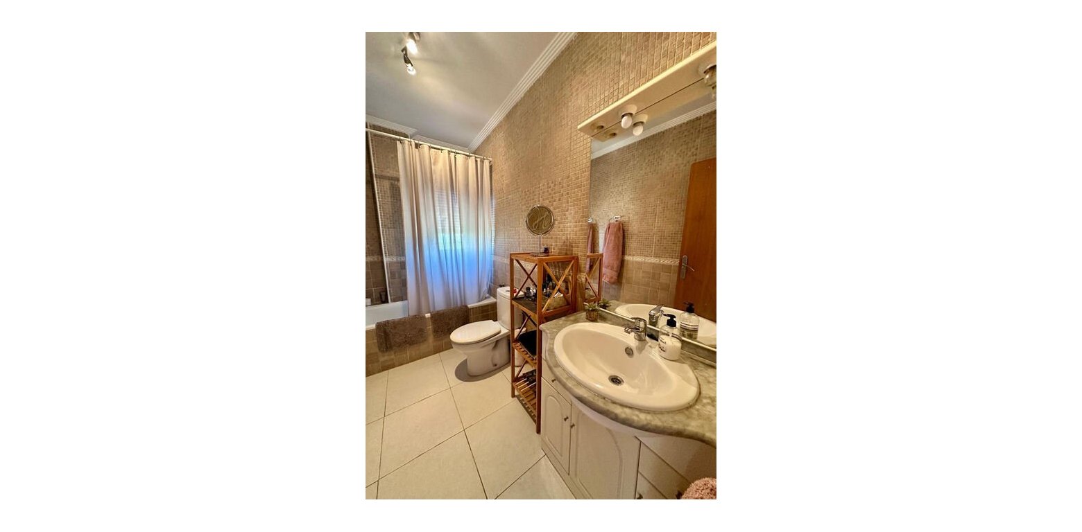 Wtórny - Villa - Los Montesinos