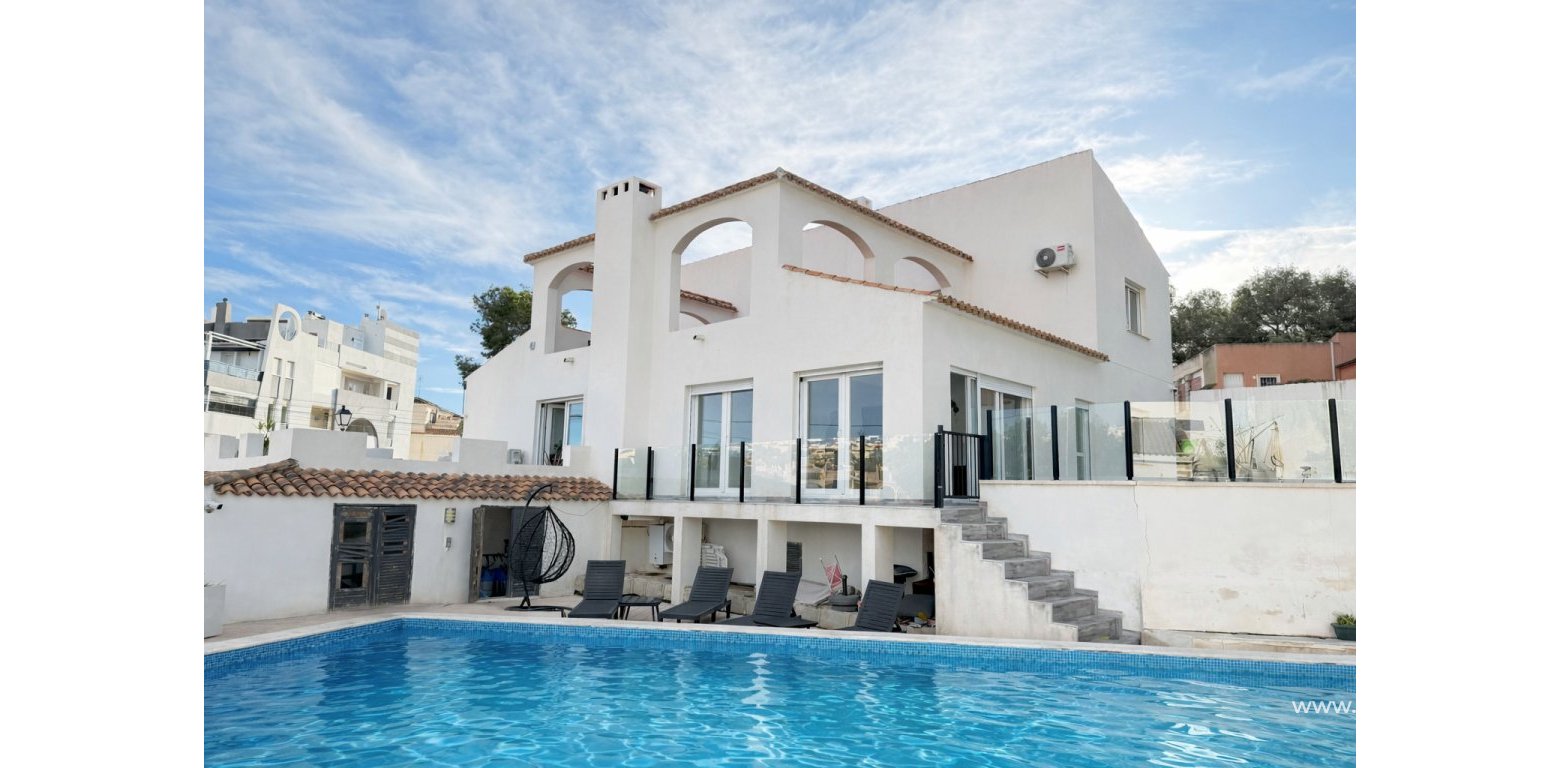 Resale - Villa - Villamartin
