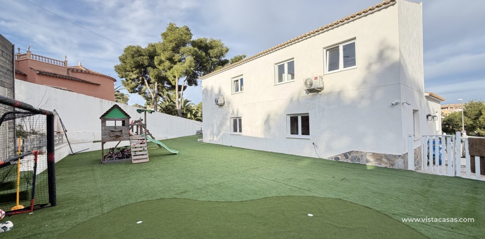 Resale - Villa - Villamartin