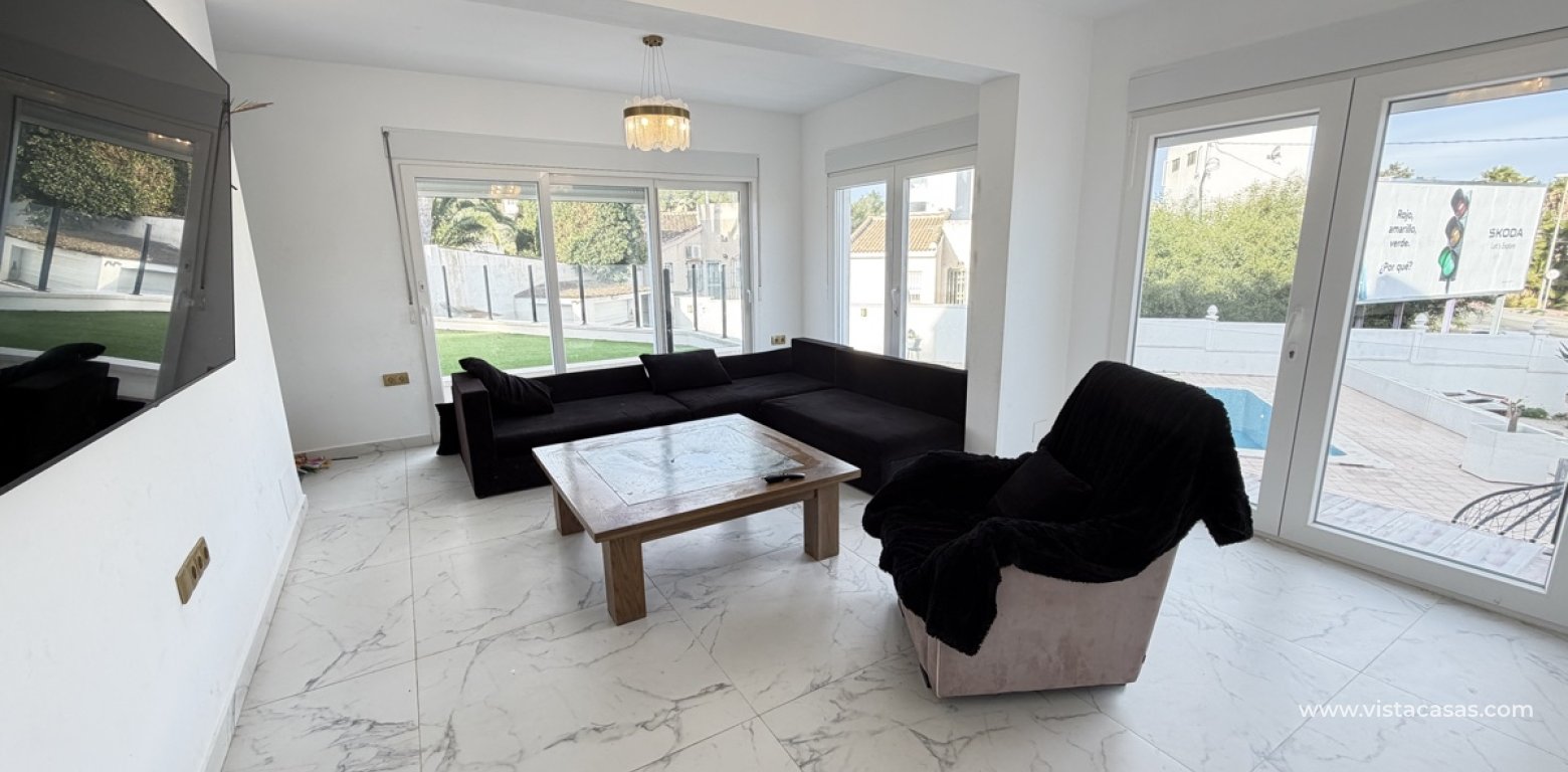 Resale - Villa - Villamartin