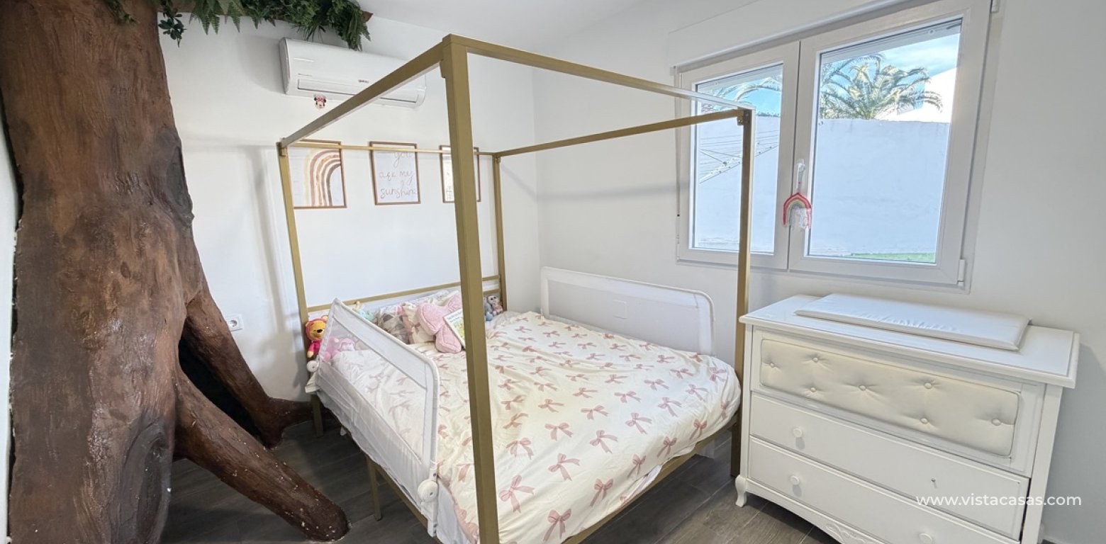 Resale - Villa - Villamartin