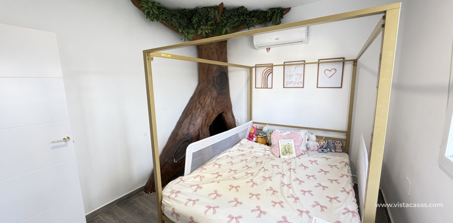 Resale - Villa - Villamartin