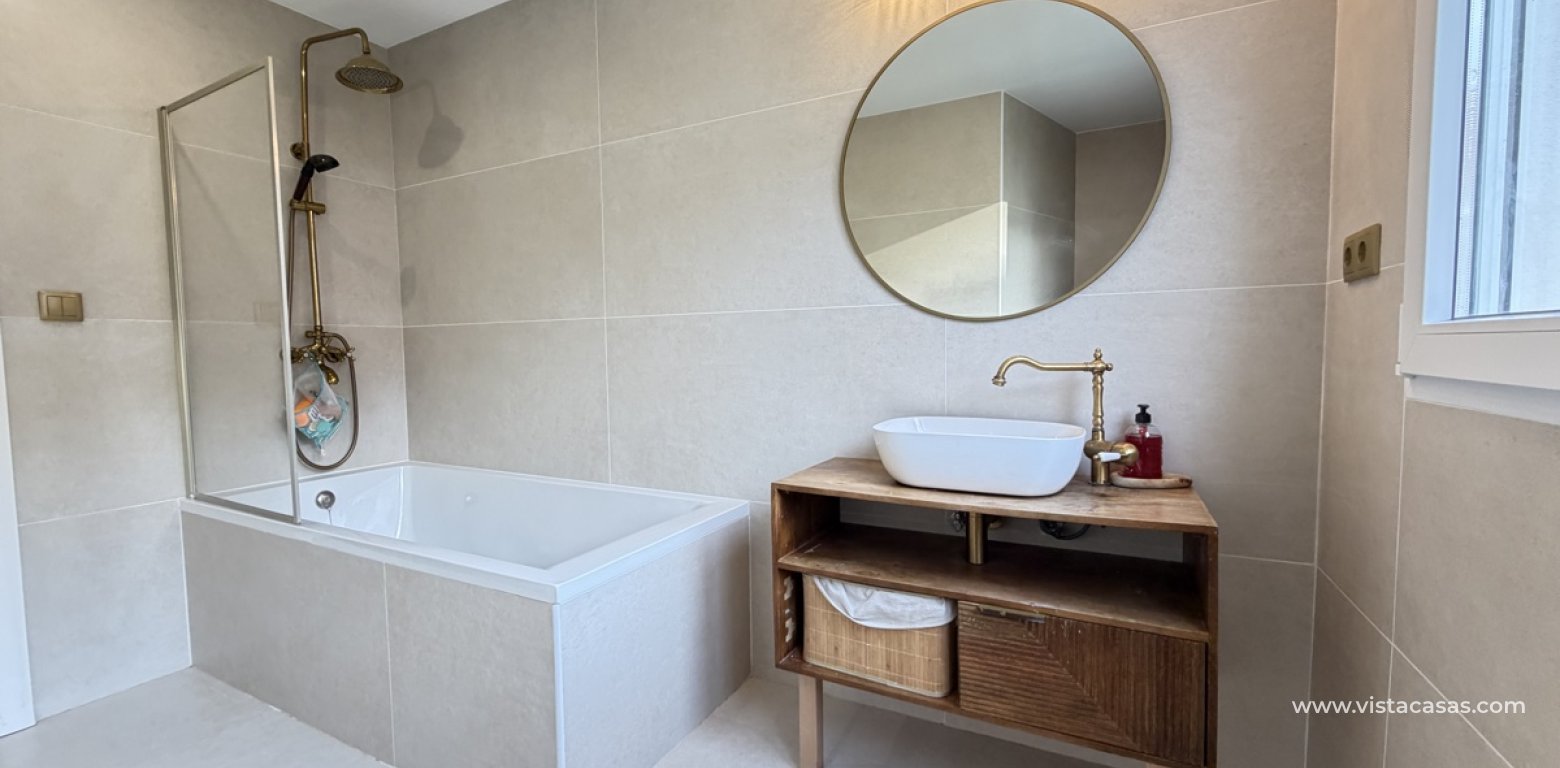 Resale - Villa - Villamartin