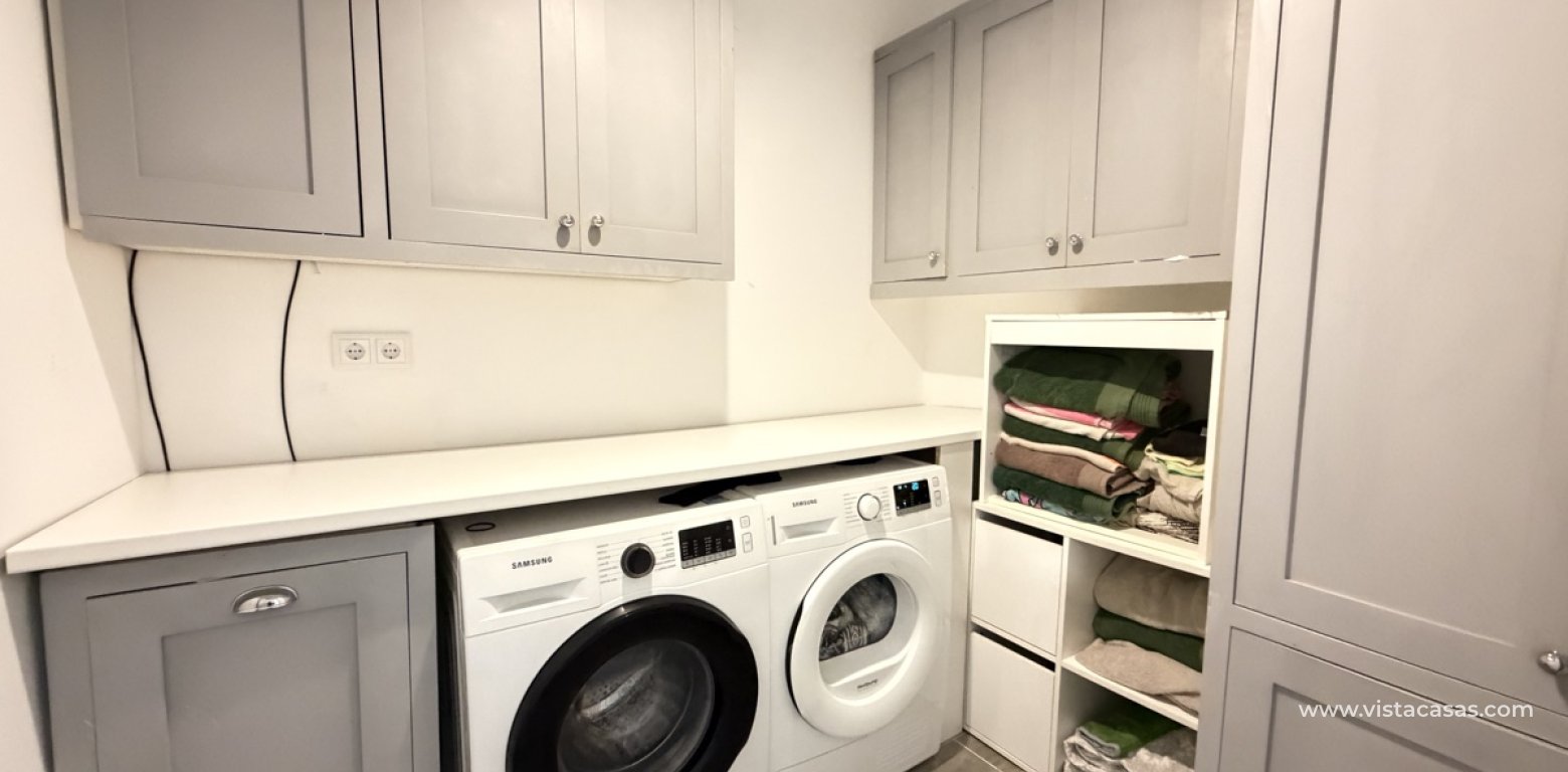 Resale - Villa - Villamartin