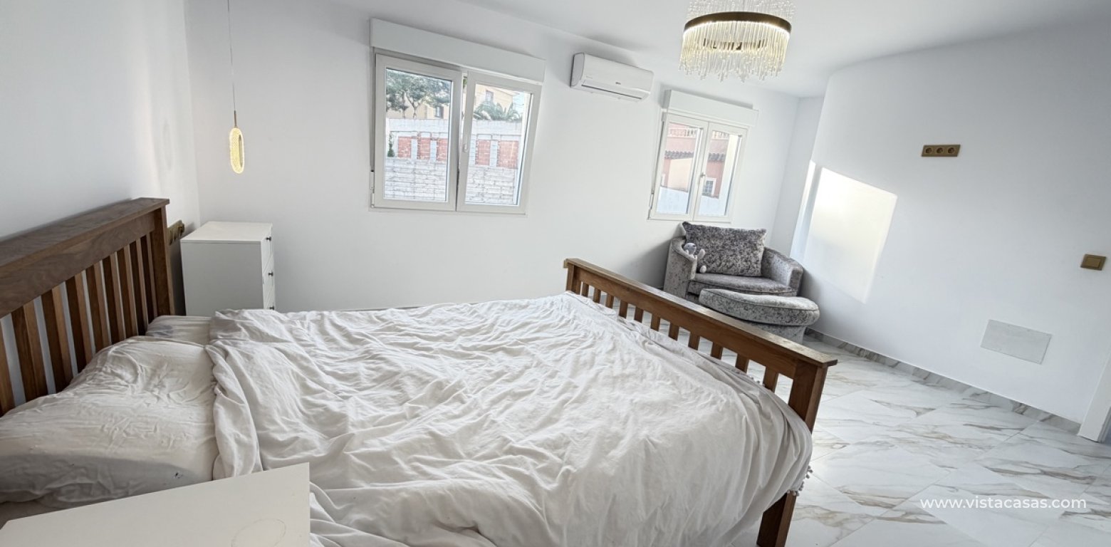 Resale - Villa - Villamartin