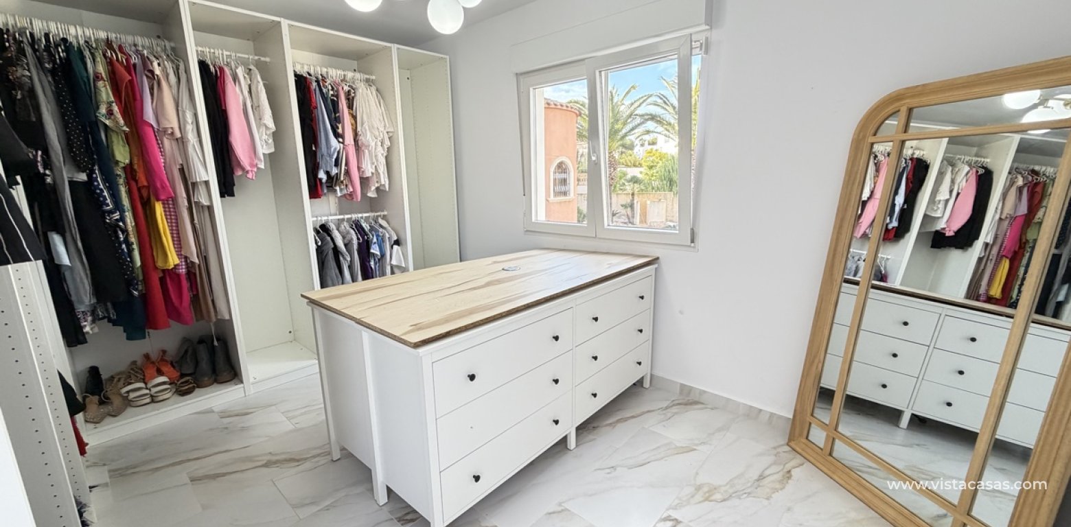 Resale - Villa - Villamartin