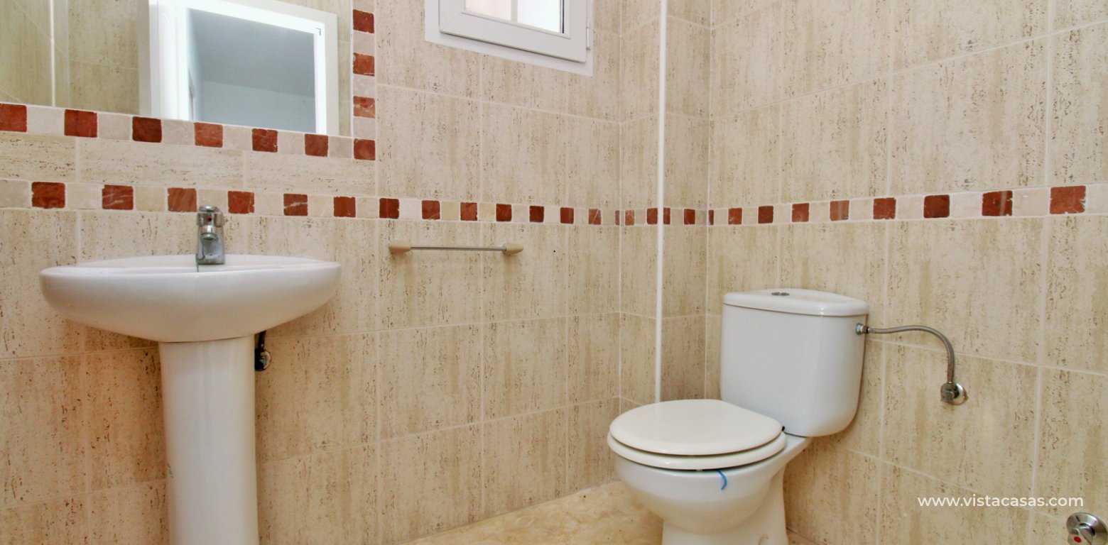 3 Bedroom Corner Townhouse For Sale in Jumilla Playa Flamenca upstairs bathroom