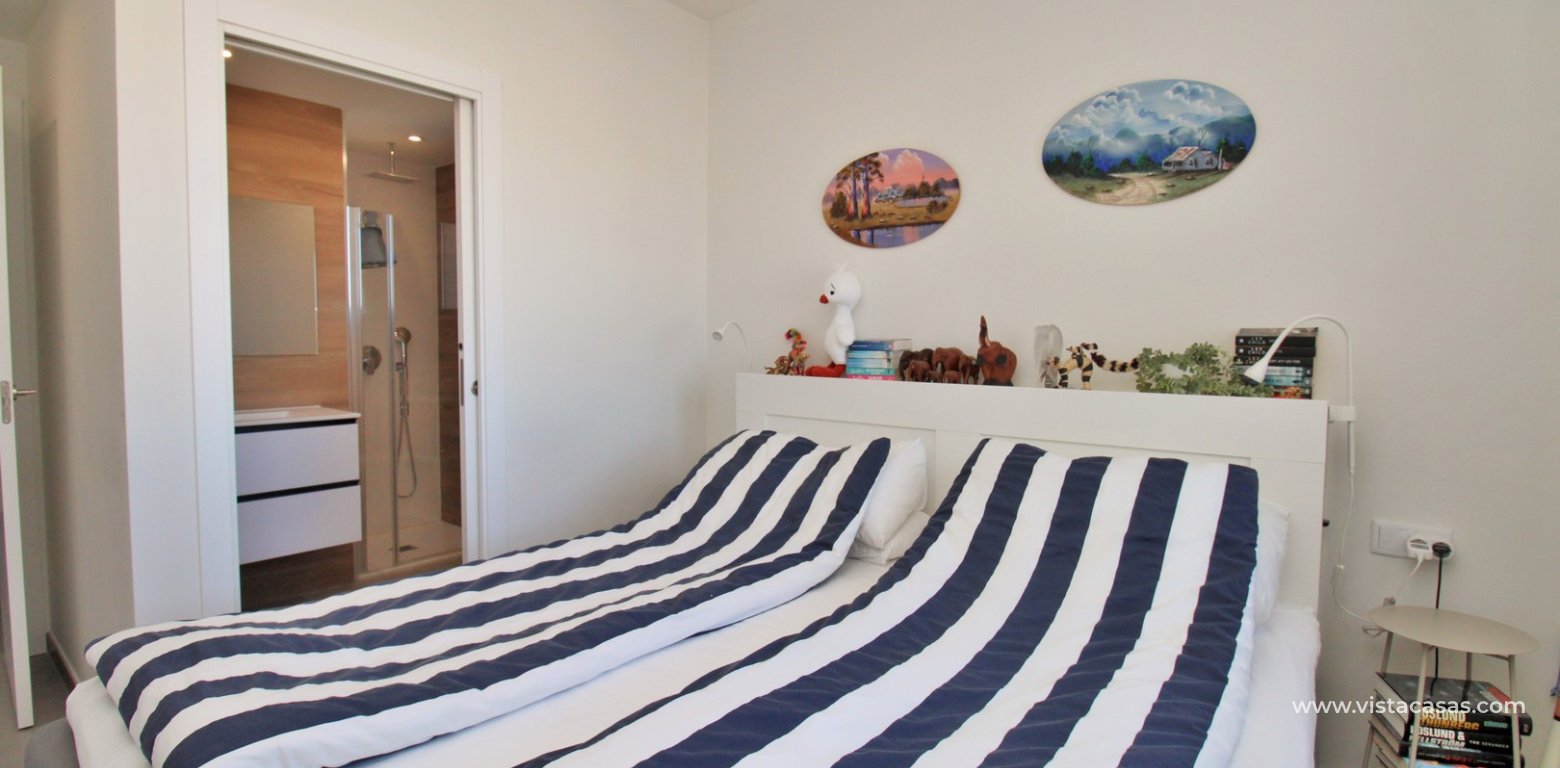 Penthouse with Solarium & Sea Views in Villamartin Villacosta Club master en-suite