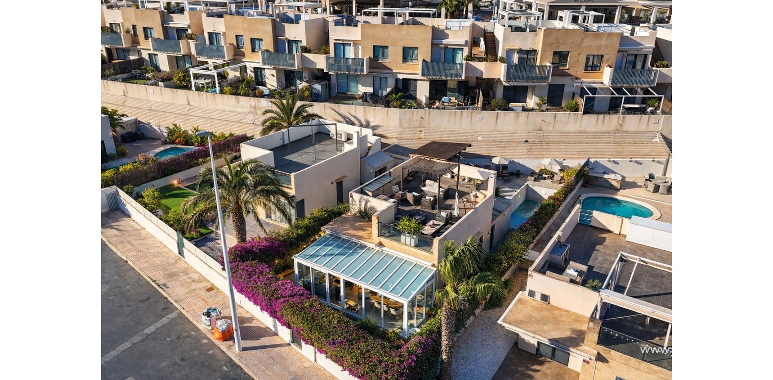 Sale - Villa - La Zenia