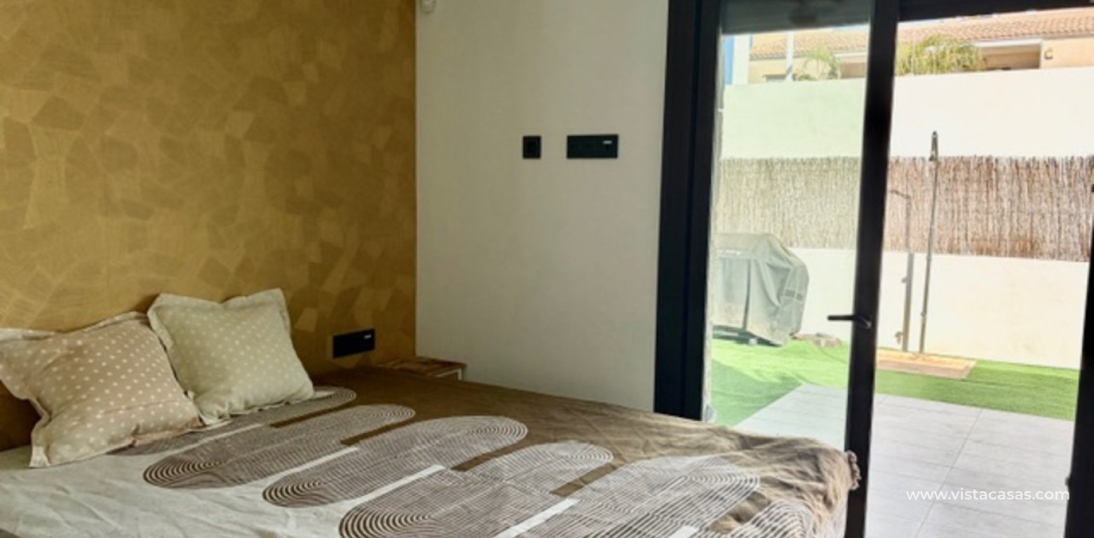 Resale - Villa - Cabo Roig