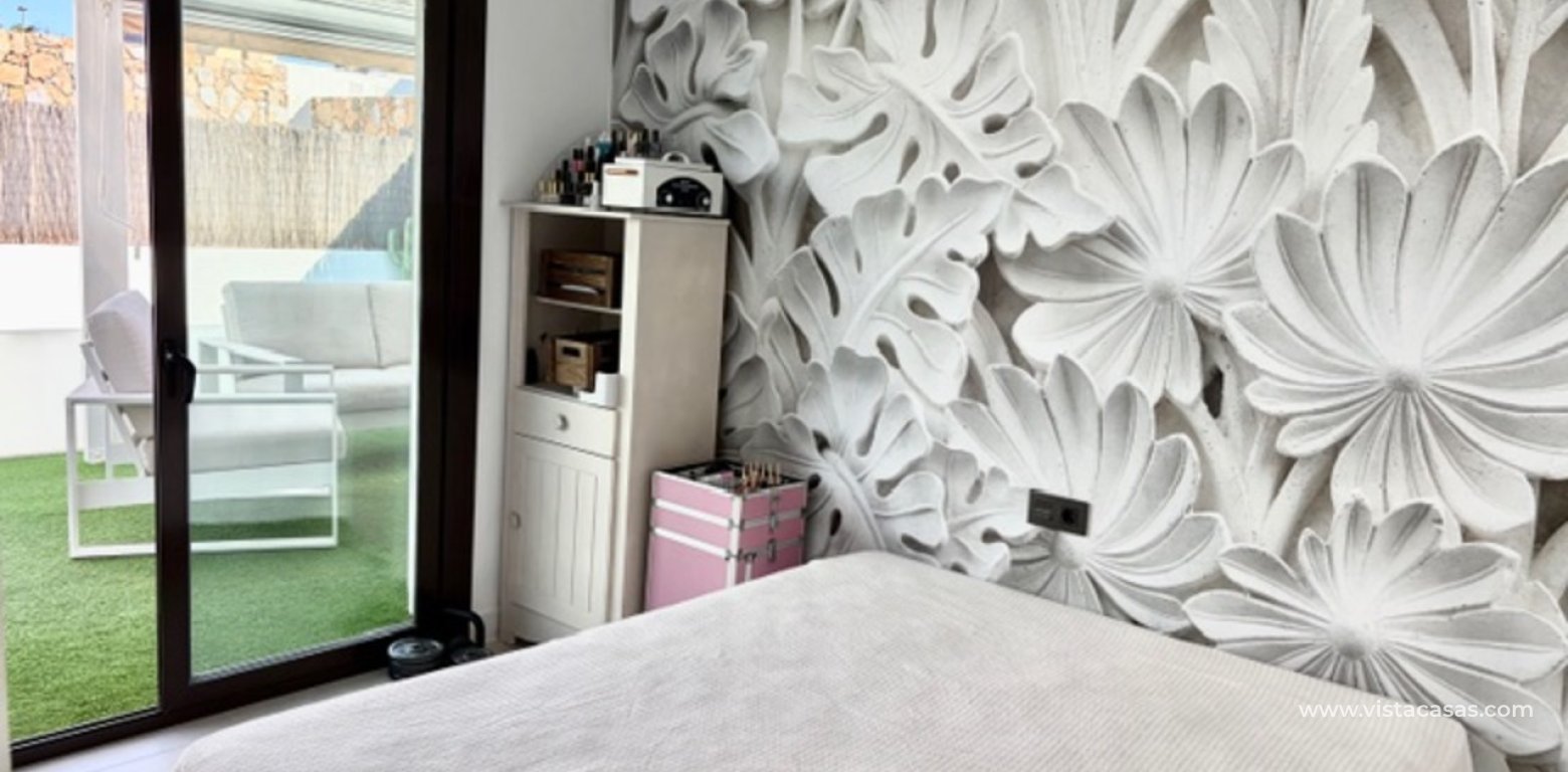 Resale - Villa - Cabo Roig