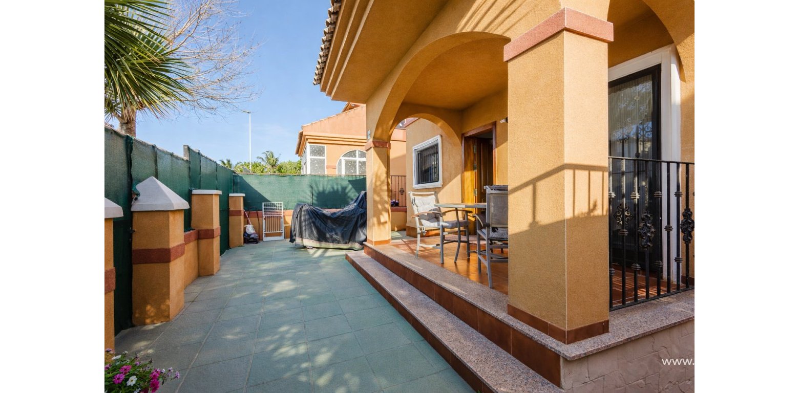 Vente - Maison Mitoyenne - Torrevieja