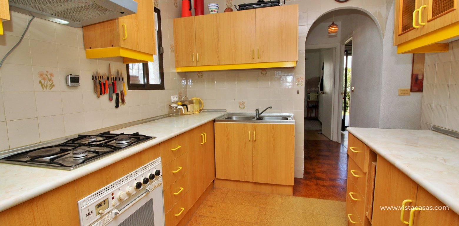 Bungalow for sale in Panorama Country Club Villamartin kitchen