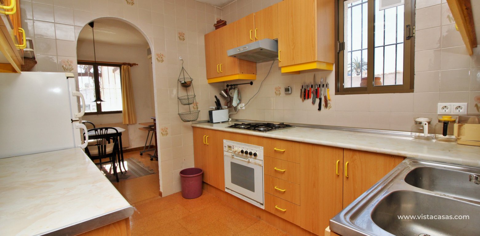 Bungalow for sale in Panorama Country Club Villamartin kitchen 2