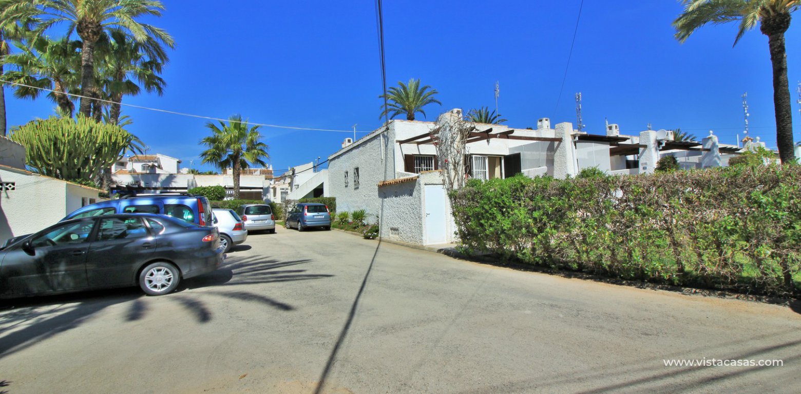 Bungalow for sale in Panorama Country Club Villamartin gated community