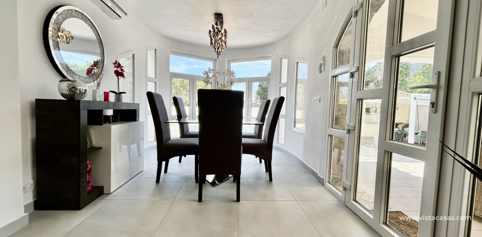 Resale - Villa - Cabo Roig