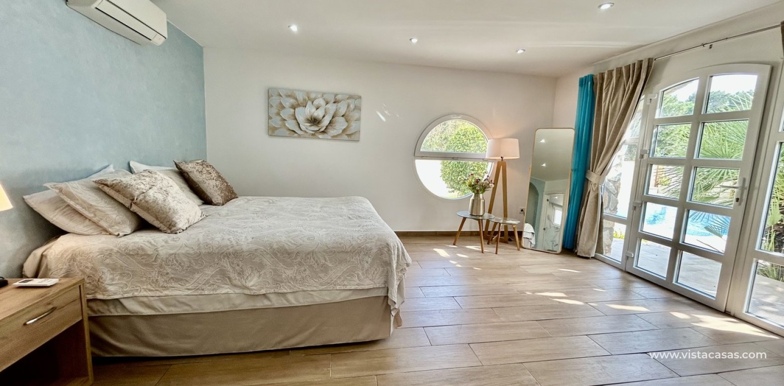 Resale - Villa - Cabo Roig