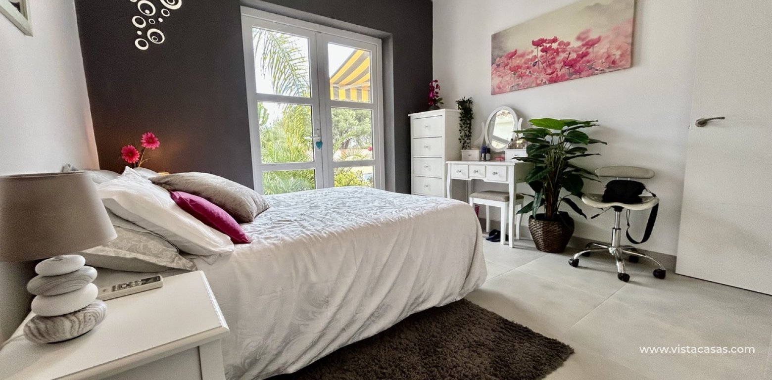 Resale - Villa - Cabo Roig