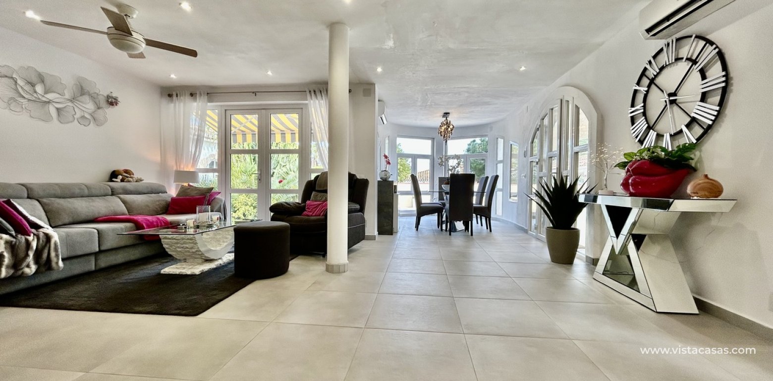 Resale - Villa - Cabo Roig