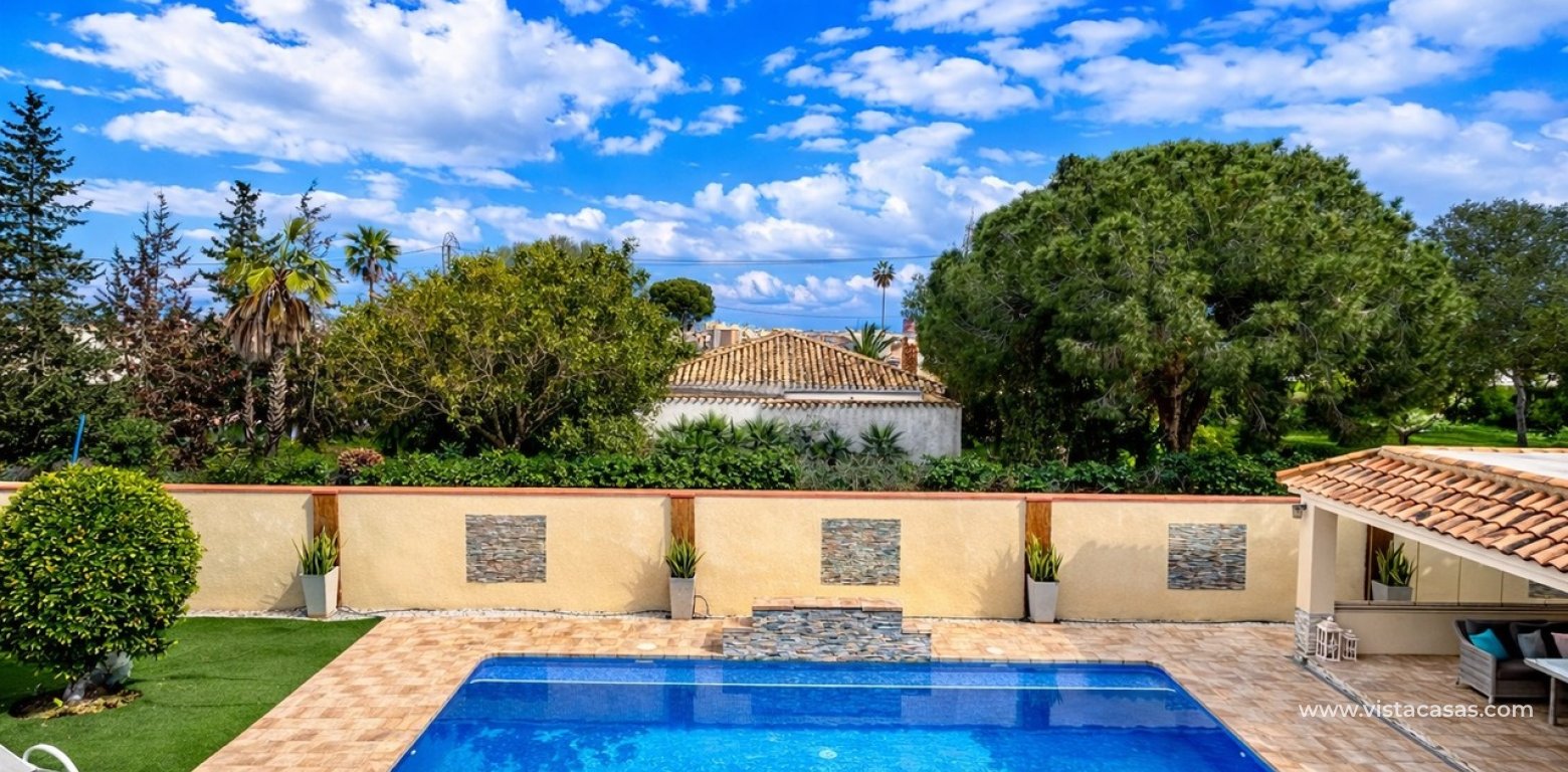 Resale - Villa - Cabo Roig