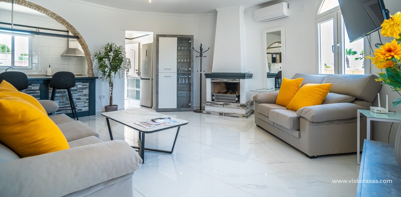 Resale - Villa - Torrevieja - El Chaparral