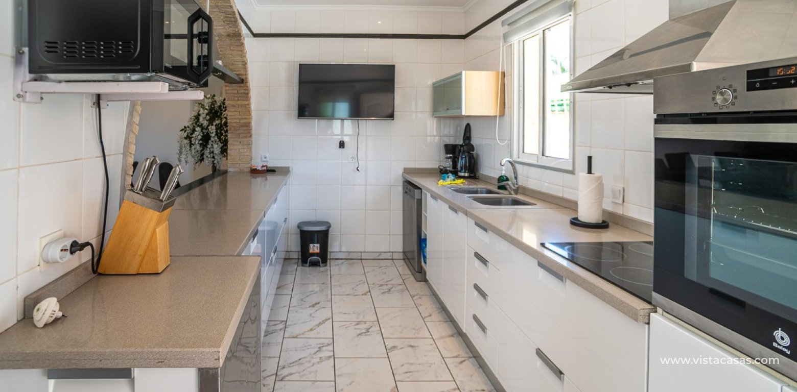 Resale - Villa - Torrevieja - El Chaparral