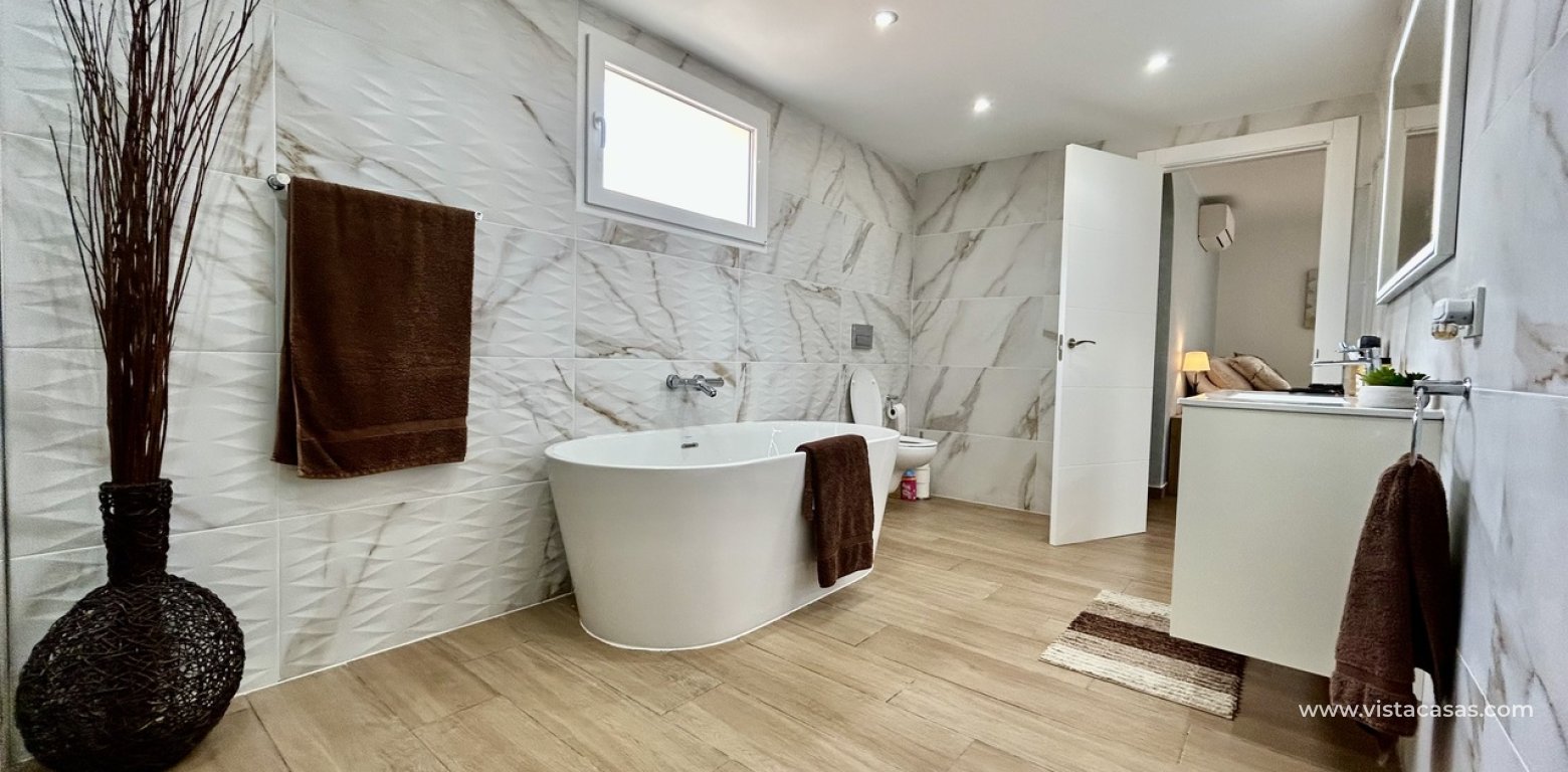 Sale - Villa - Cabo Roig