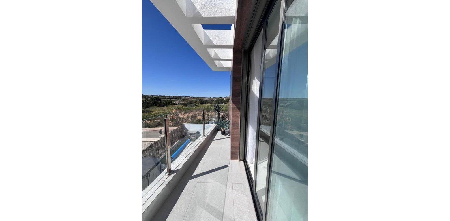 Resale - Villa - Villamartin - PAU 8