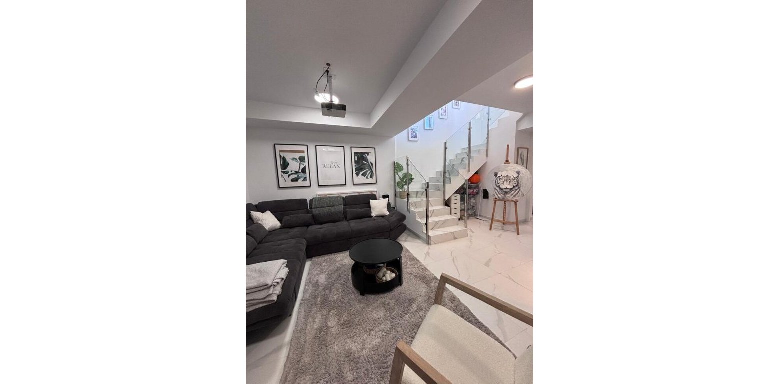 Resale - Villa - Villamartin - PAU 8