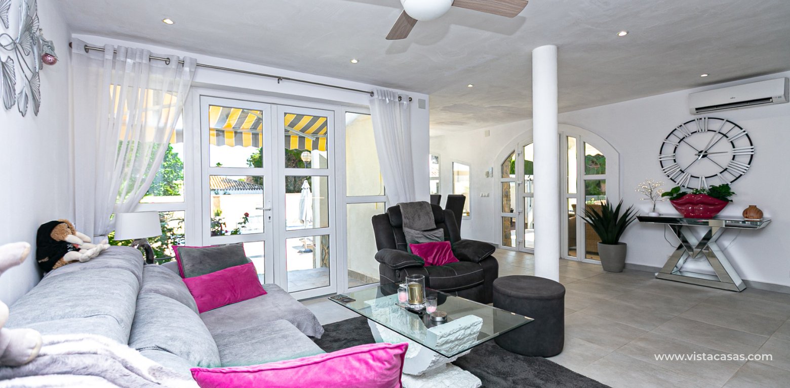 Sale - Villa - Cabo Roig