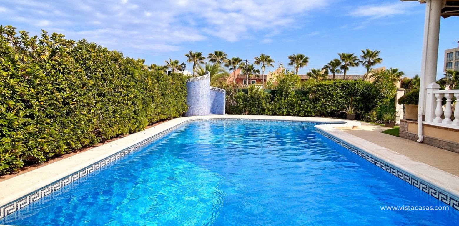 Resale - Villa - Torrevieja - La Mata
