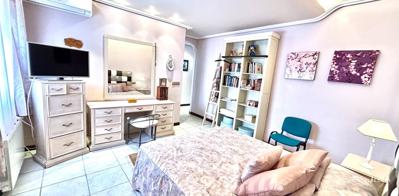 Resale - Villa - Torrevieja - La Mata