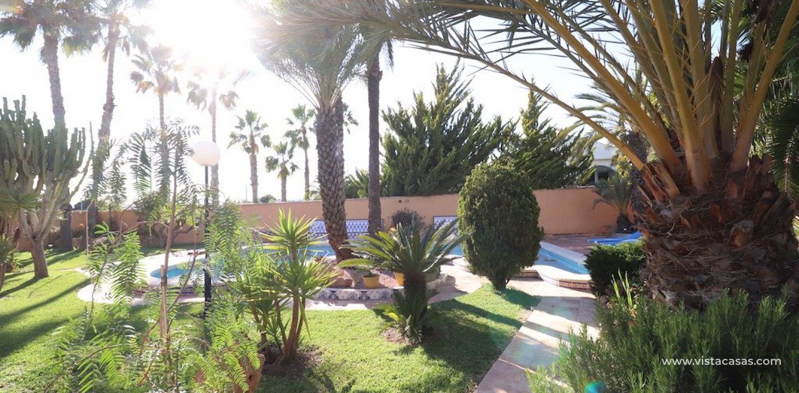 Resale - Villa - Torrevieja - El Chaparral