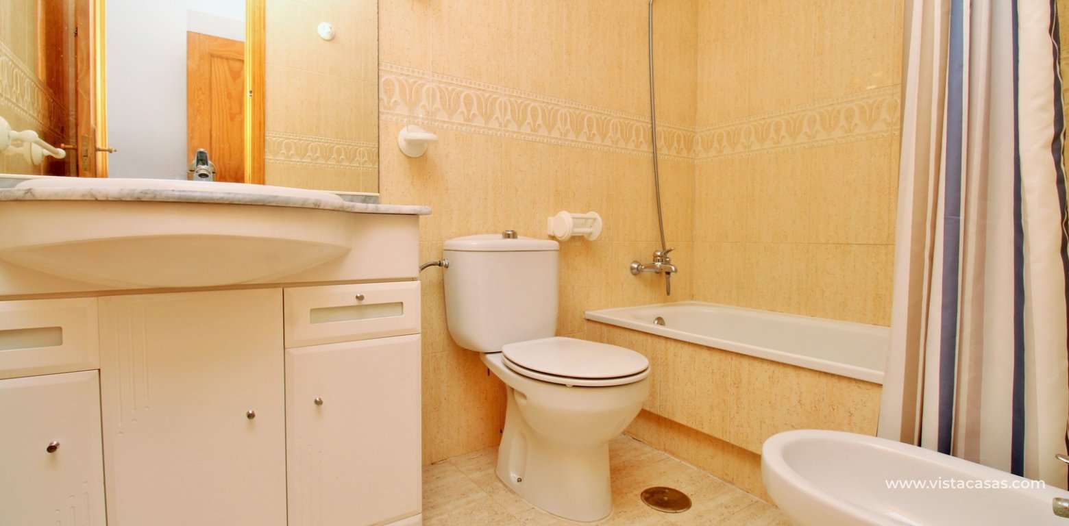 First-Floor 2 Bedroom Apartment For Sale in Zeniamar IV en-suite bathroom