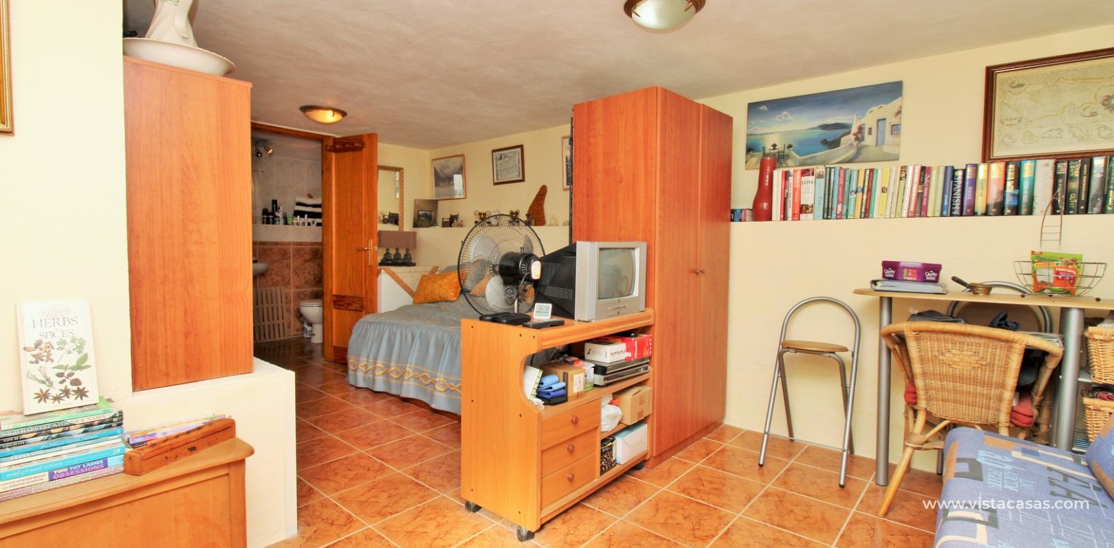 South-Facing 2 Bed Bungalow For Sale in Loma Golf Villamartin underbuild