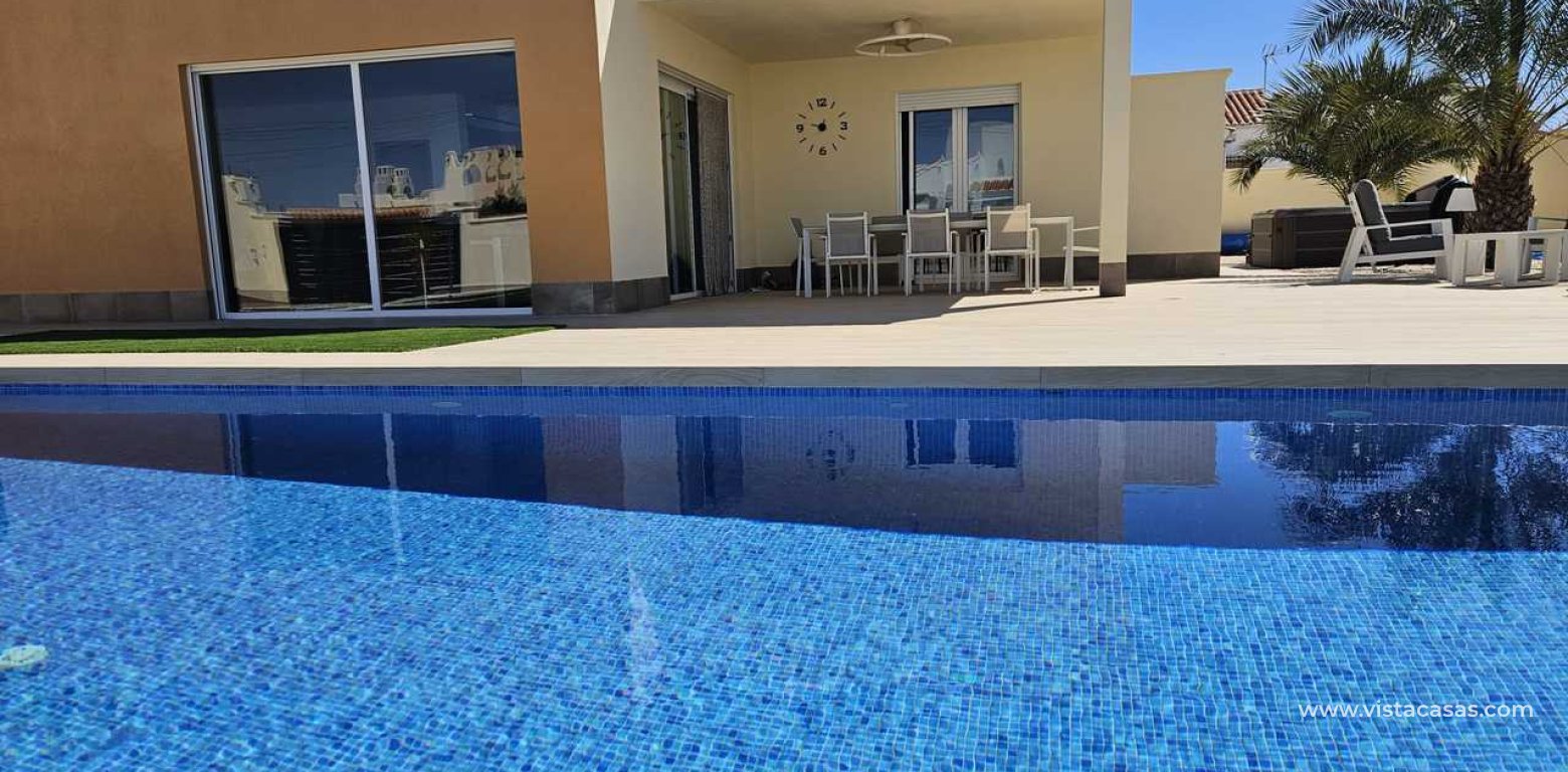 Sale - Villa - Torrevieja