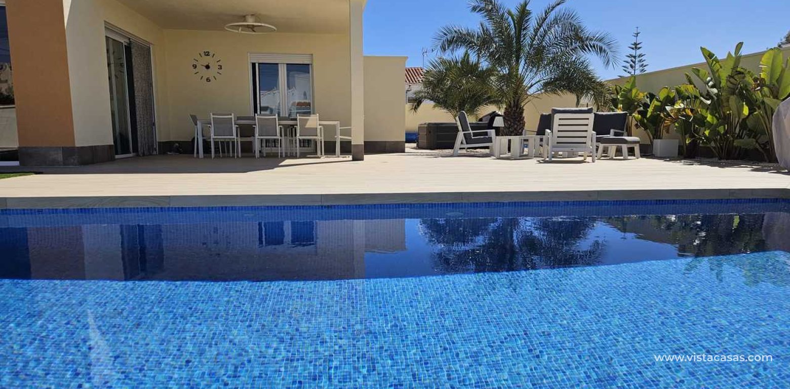 Sale - Villa - Torrevieja