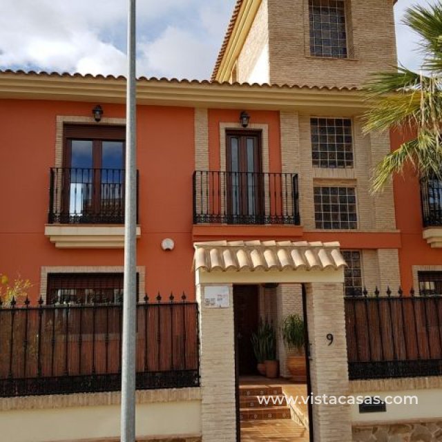 Villa - Resale - Torrevieja - Torrevieja