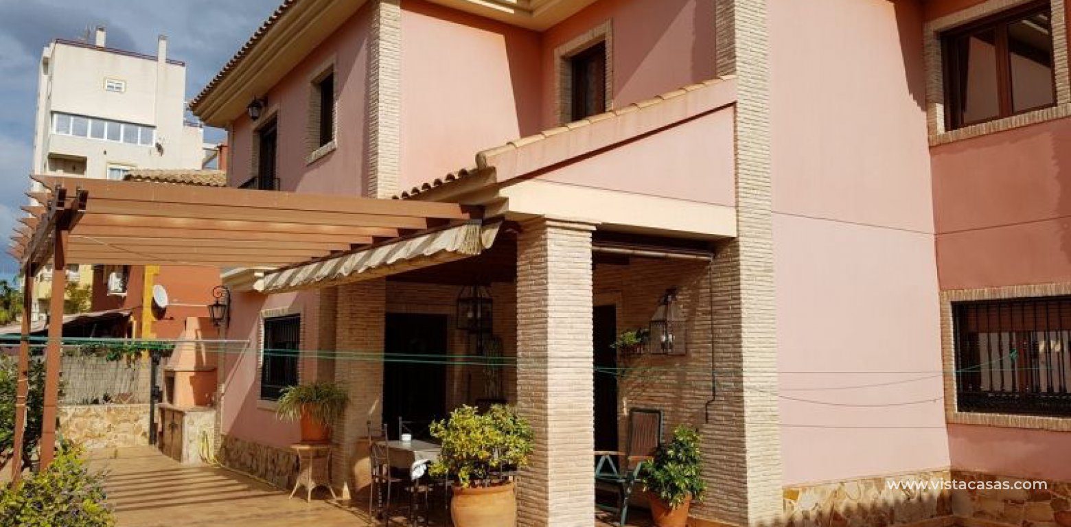 Resale - Villa - Torrevieja