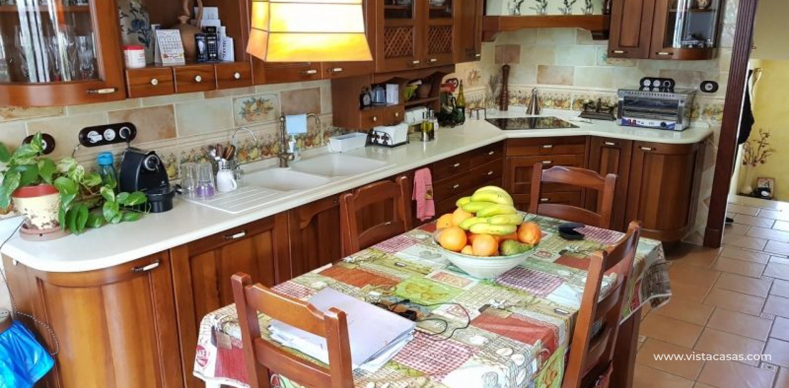 Resale - Villa - Torrevieja