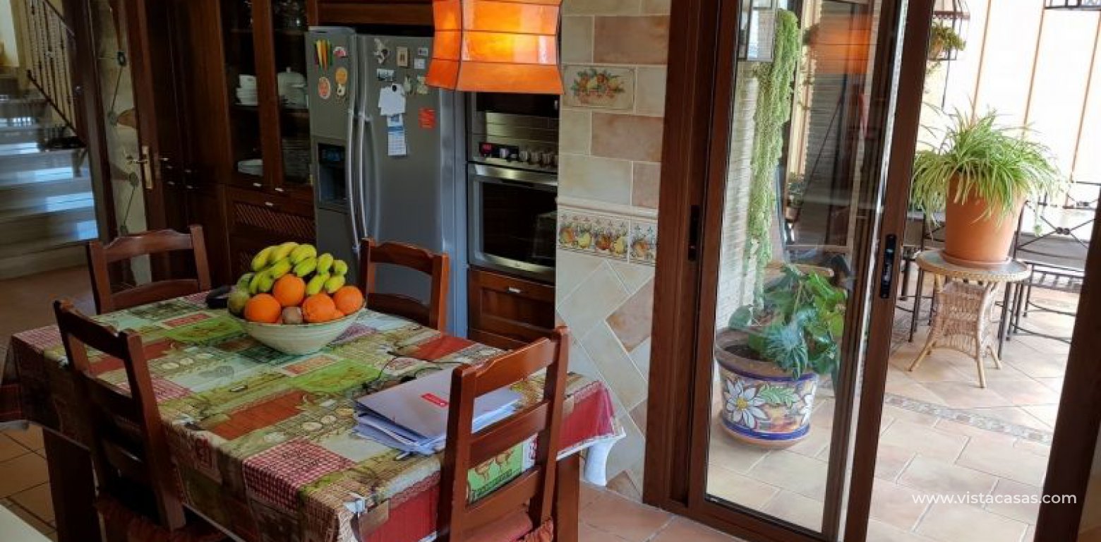 Resale - Villa - Torrevieja