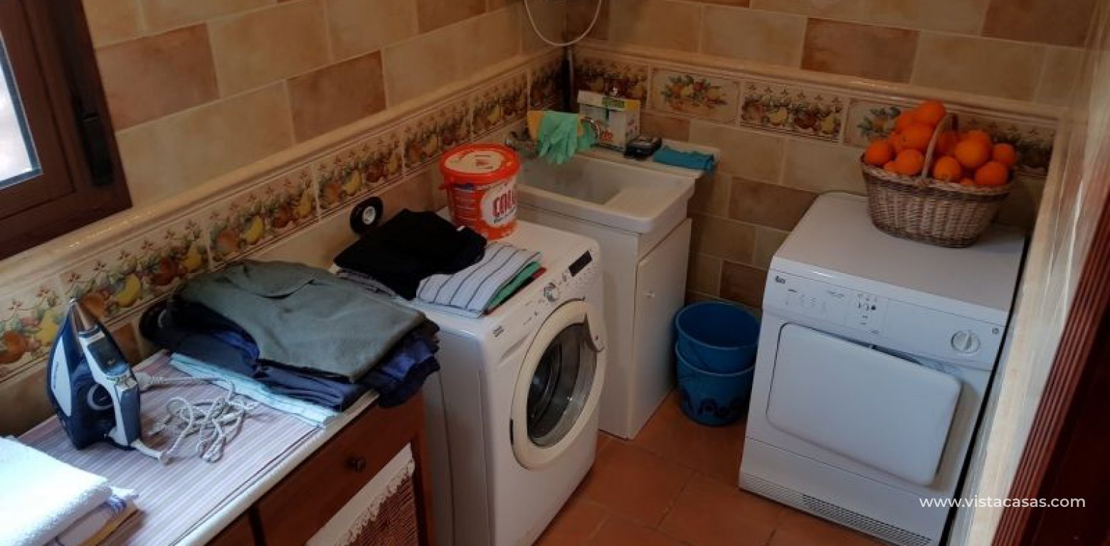 Resale - Villa - Torrevieja