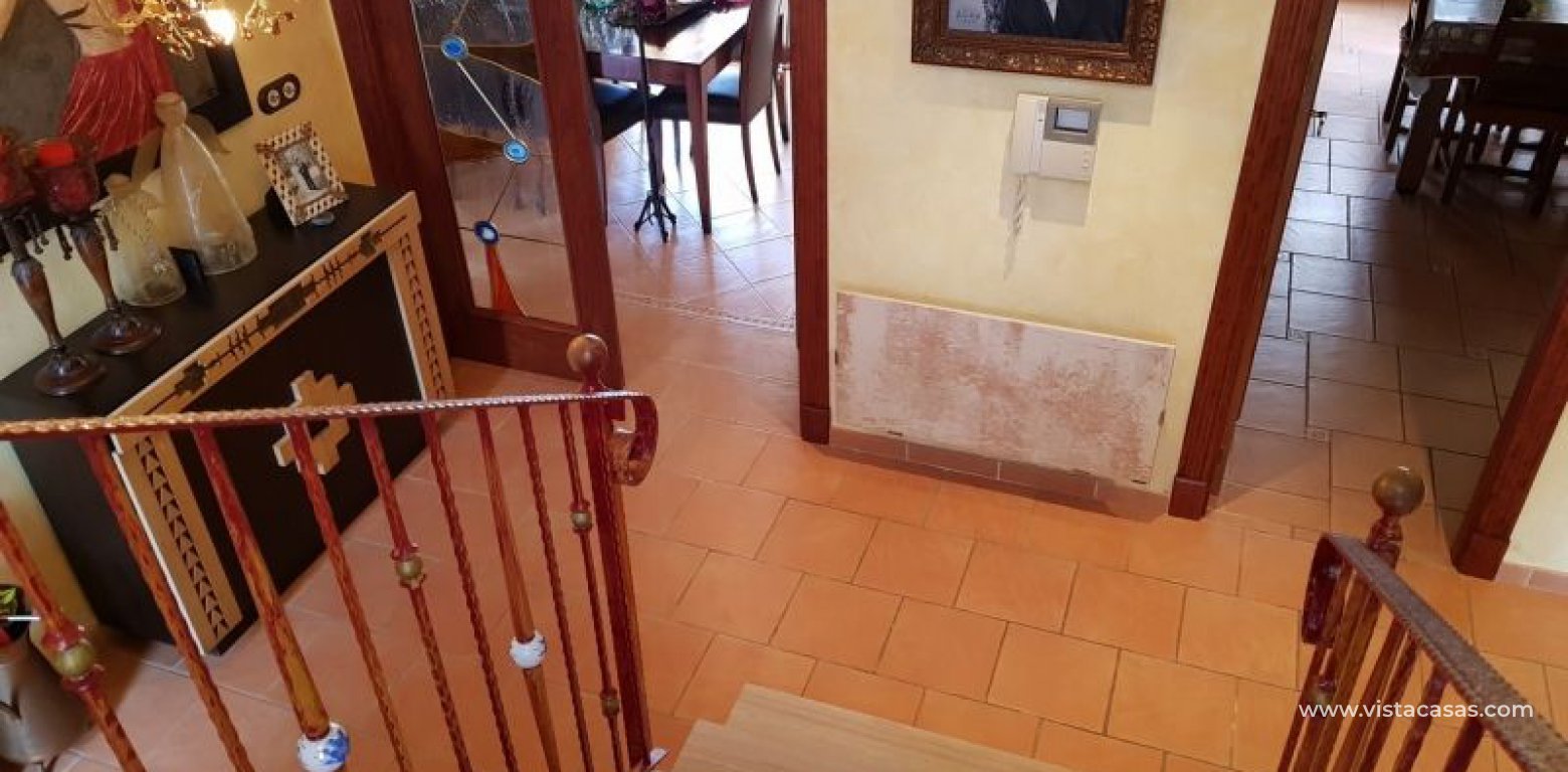 Resale - Villa - Torrevieja