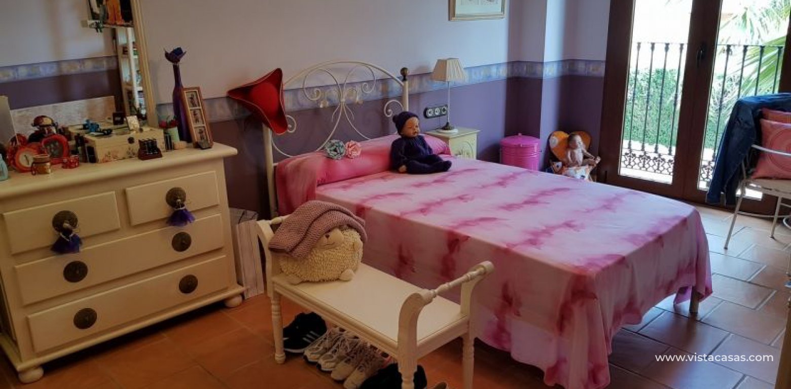 Resale - Villa - Torrevieja